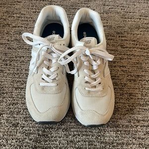 NEW BALANCE (new, never worn) Classic 574 Sneakers womens Size 9